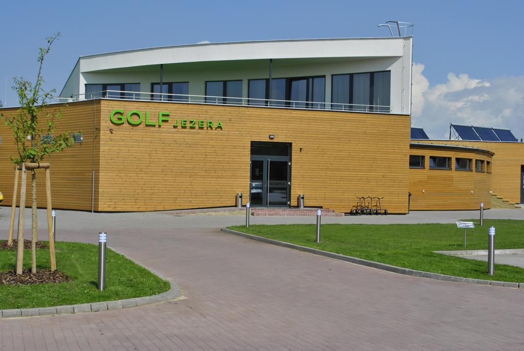 Hotel Golf Jezera Ostrozská Nová Ves Exterior foto
