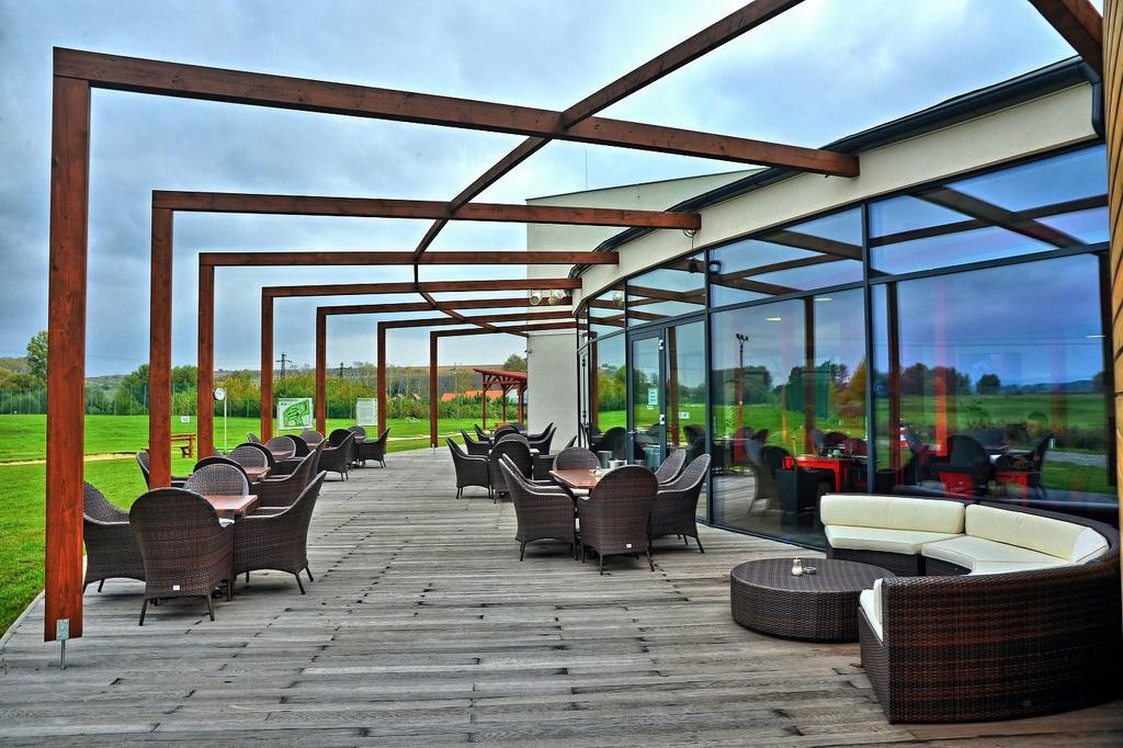 Hotel Golf Jezera Ostrozská Nová Ves Exterior foto
