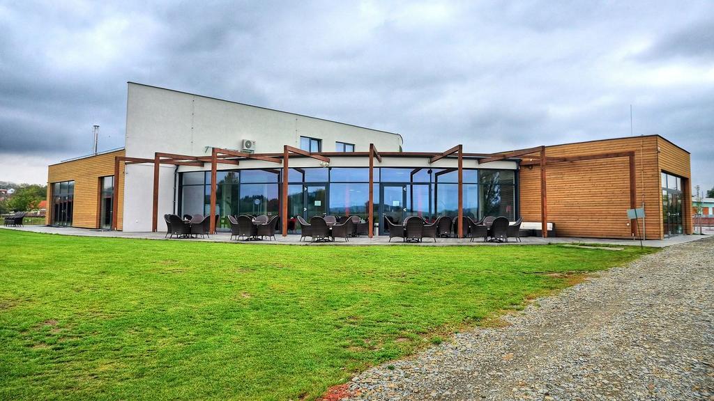 Hotel Golf Jezera Ostrozská Nová Ves Exterior foto